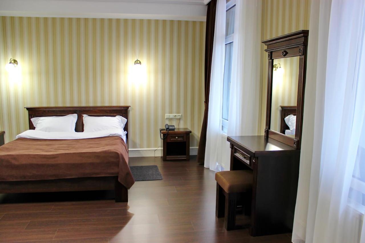Georg Park Hotel Tarashany 外观 照片