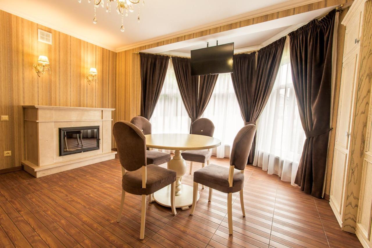 Georg Park Hotel Tarashany 外观 照片