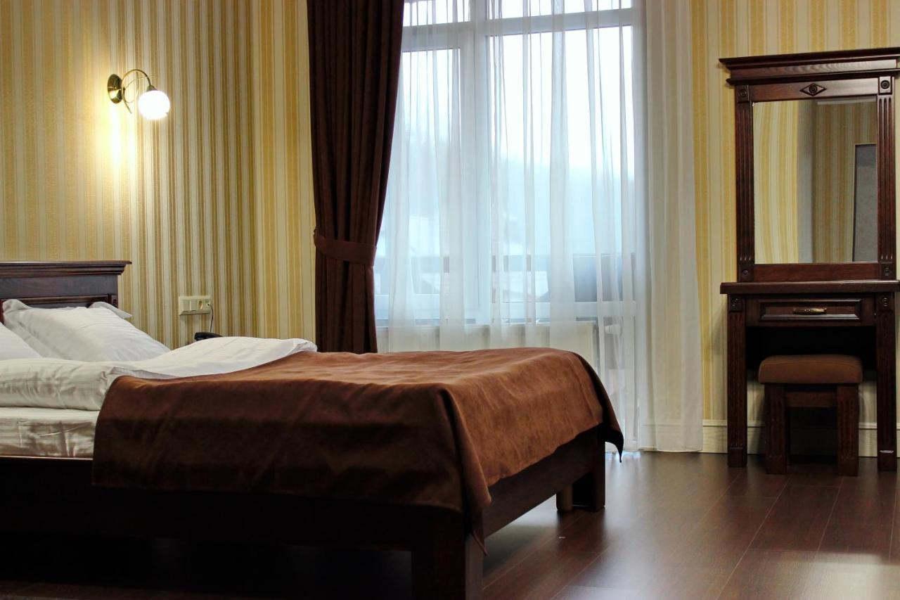 Georg Park Hotel Tarashany 外观 照片