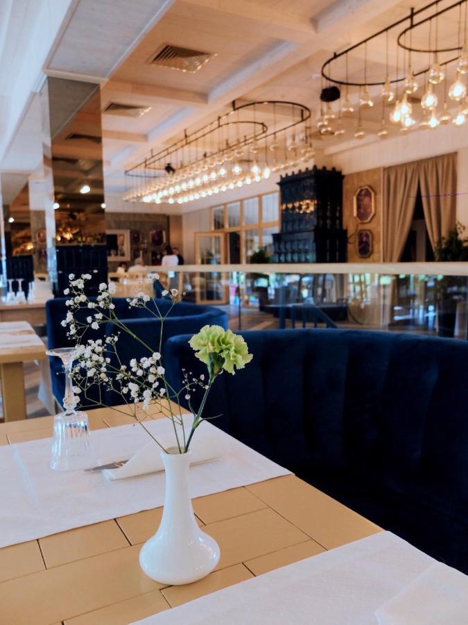 Georg Park Hotel Tarashany 外观 照片