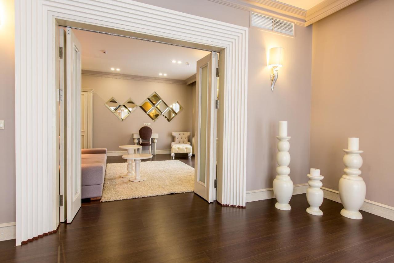 Georg Park Hotel Tarashany 外观 照片
