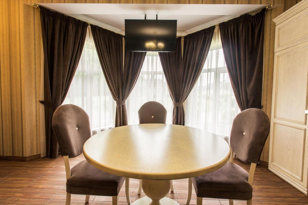 Georg Park Hotel Tarashany 外观 照片
