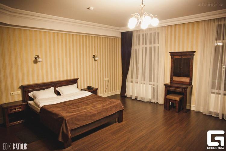Georg Park Hotel Tarashany 外观 照片