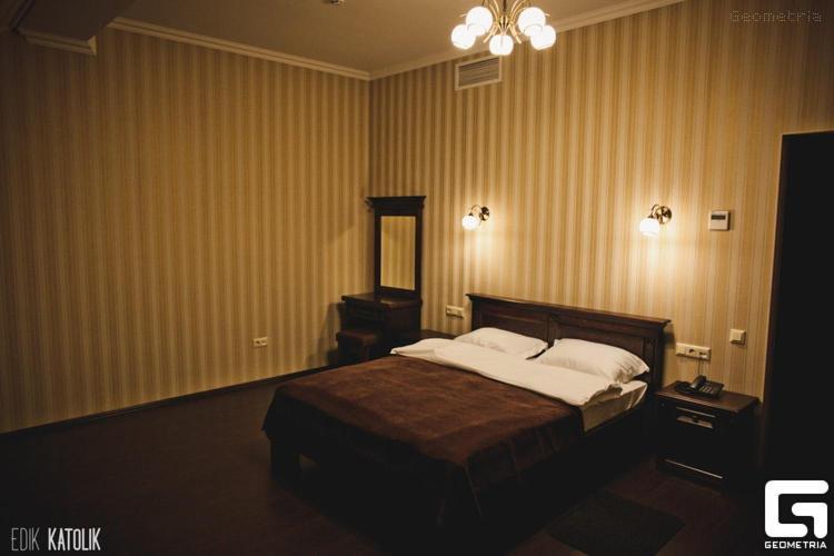 Georg Park Hotel Tarashany 外观 照片