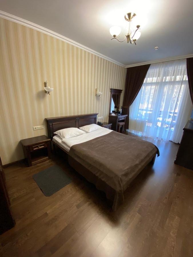 Georg Park Hotel Tarashany 外观 照片