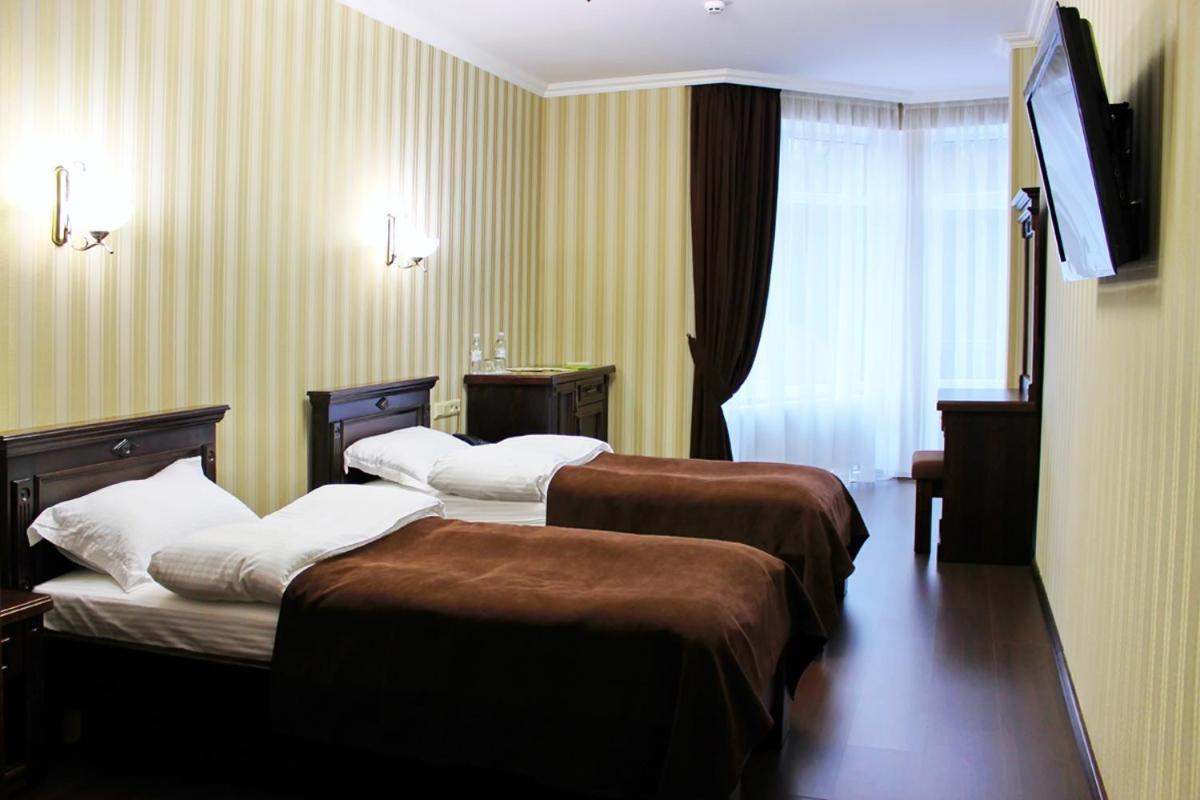 Georg Park Hotel Tarashany 外观 照片