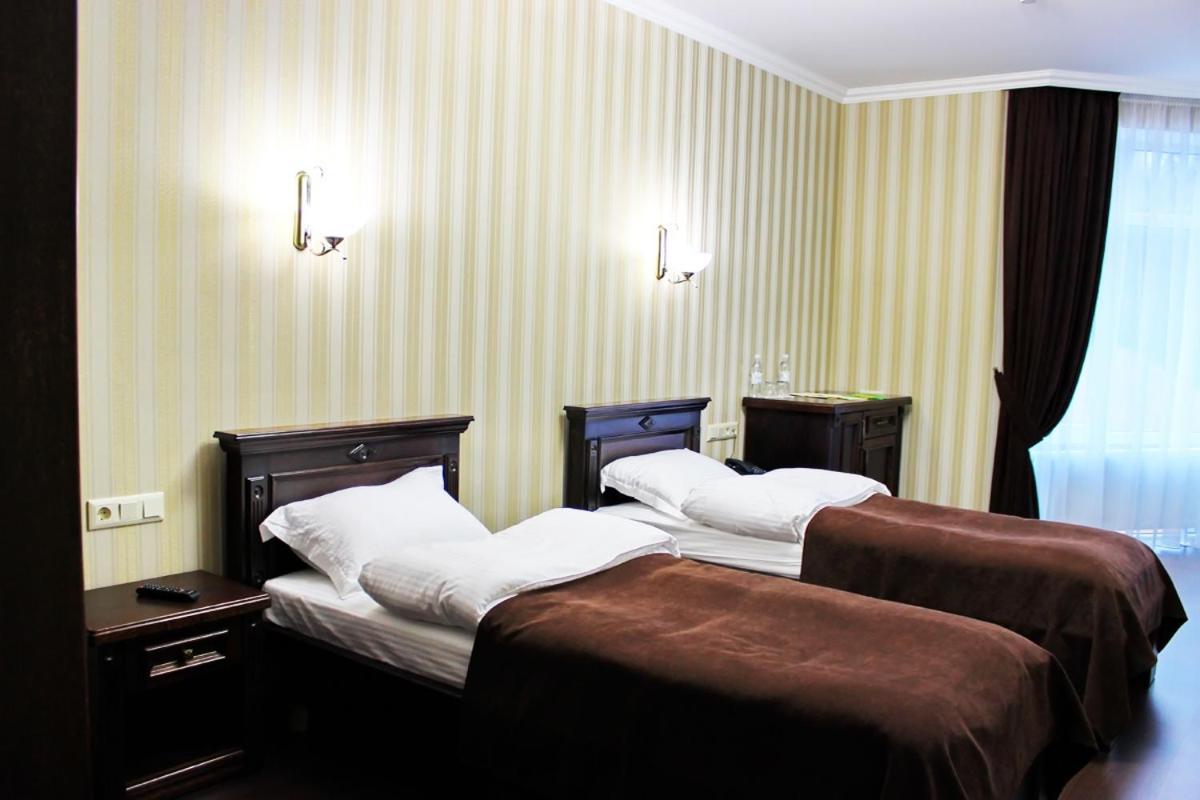 Georg Park Hotel Tarashany 外观 照片